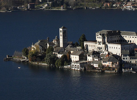 Isola di San Giulio vista dal Sacro Monte