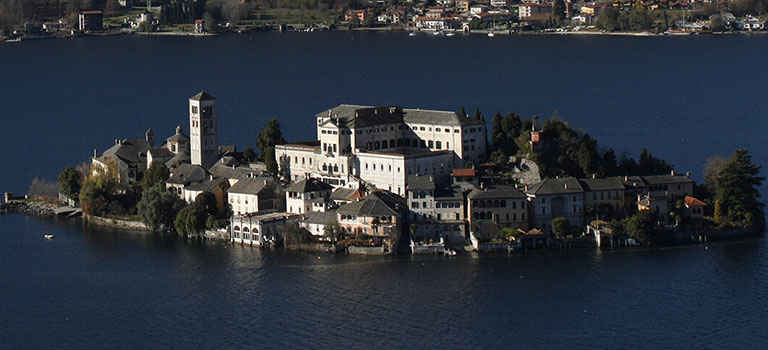 Isola di San Giulio vista dal Sacro Monte